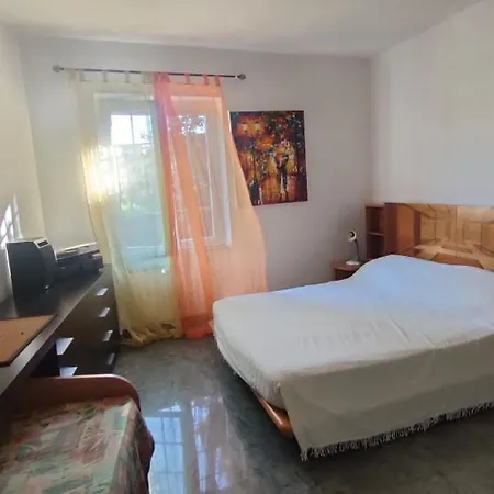 Casa Dell'acero Rosso Hébergement de vacances Sarzana
