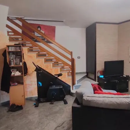 Casa Dell'acero Rosso Sarzana