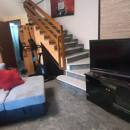 Casa Dell'acero Rosso * Sarzana