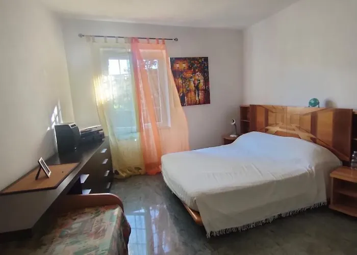 Casa Dell'acero Rosso Holiday home Sarzana