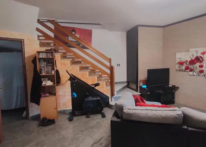 Casa Dell'acero Rosso Sarzana