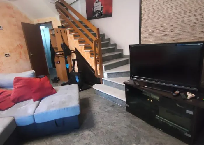 Casa Dell'acero Rosso * Sarzana