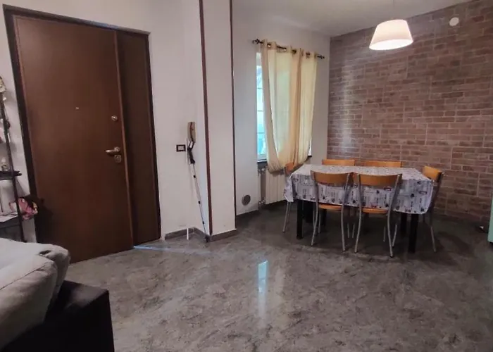 Casa Dell'acero Rosso * Sarzana