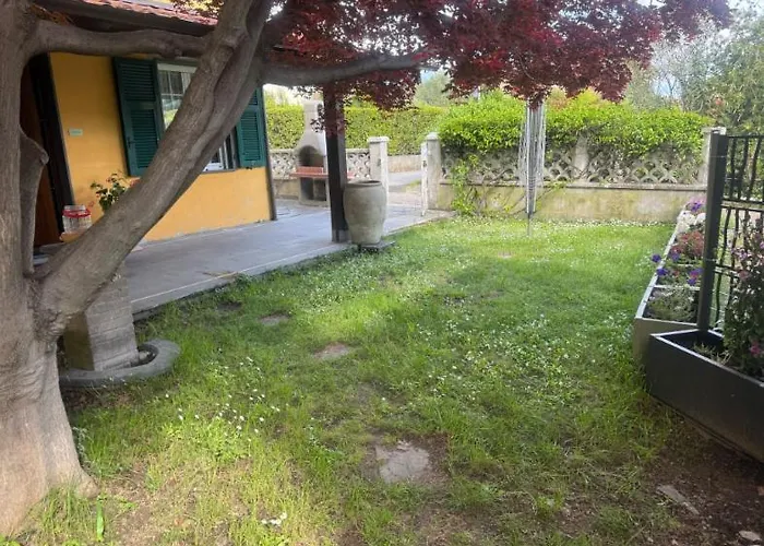 Holiday home Casa Dell'acero Rosso Sarzana