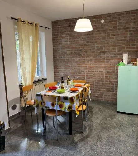 Casa Dell'acero Rosso * Sarzana