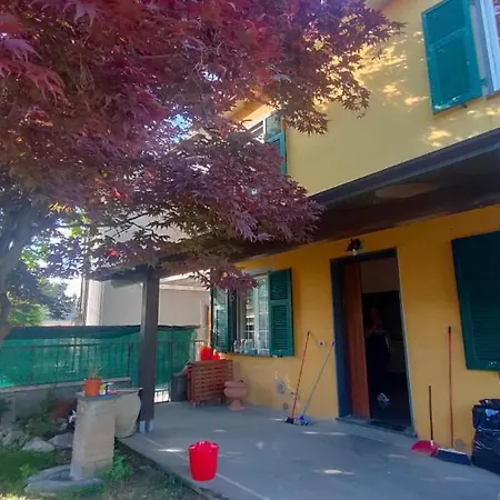 Casa Dell'acero Rosso Sarzana