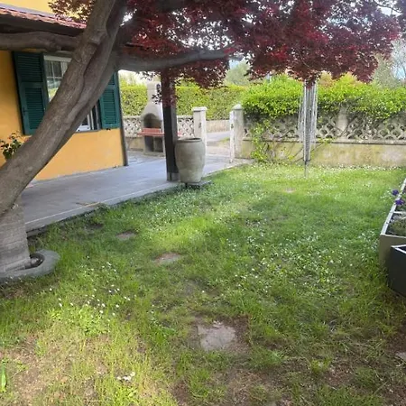 Holiday home Casa Dell'acero Rosso Sarzana