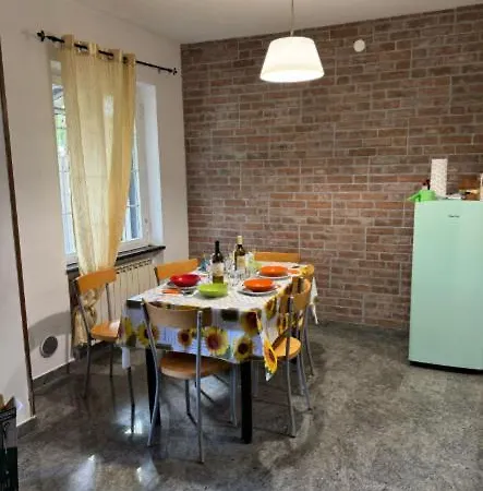 Casa Dell'acero Rosso * Sarzana