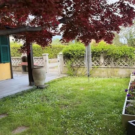 Casa Dell'acero Rosso Sarzana