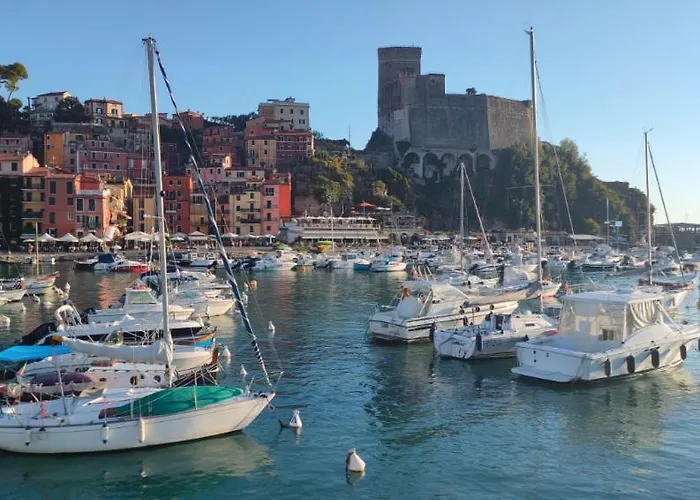 Casa Dell'acero Rosso Sarzana
